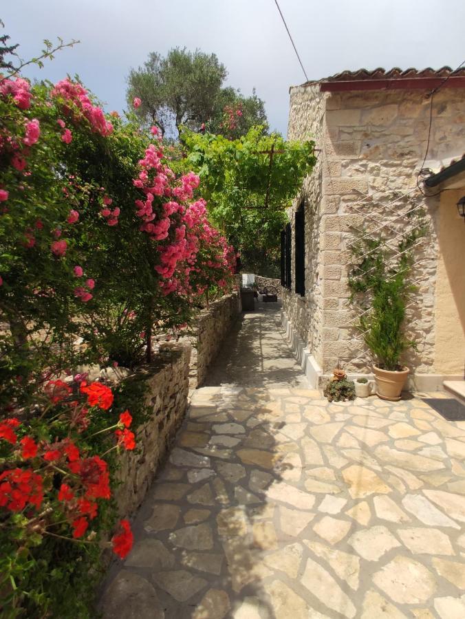 Rania'S Cottage Лакка Экстерьер фото